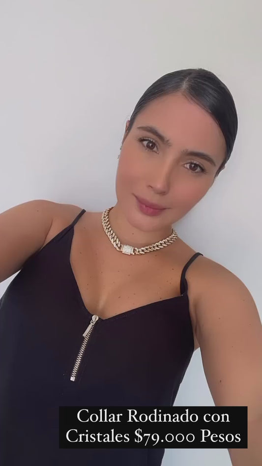 Collar rodinado con cristales