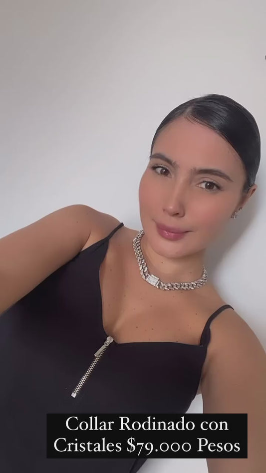 Collar rodinado con cristales